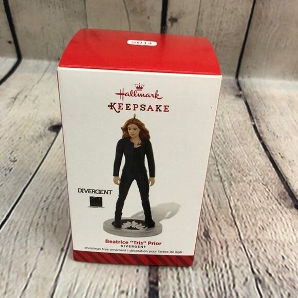 Hallmark Beatrice "Tris" Potter Divergent Keepsake Ornament - Picture 2 of 4